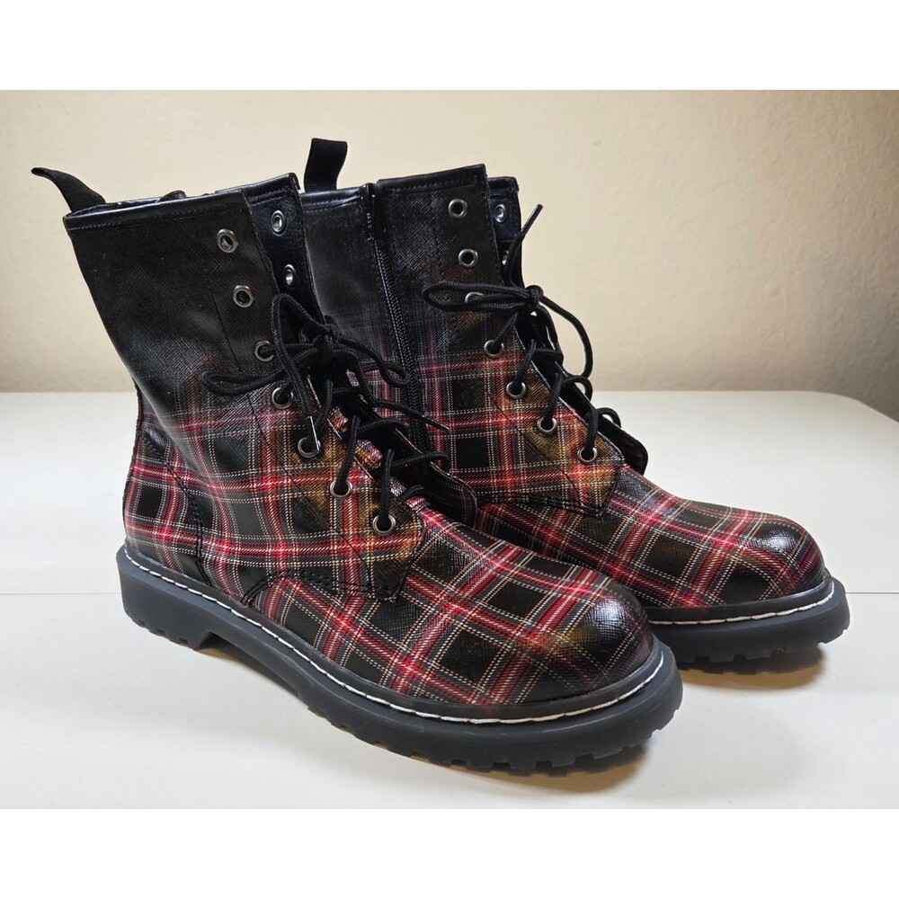 Wild Pair Ryder Womenโs 9M Plaid Combat Boots Black Red Tartan Punk Grunge
